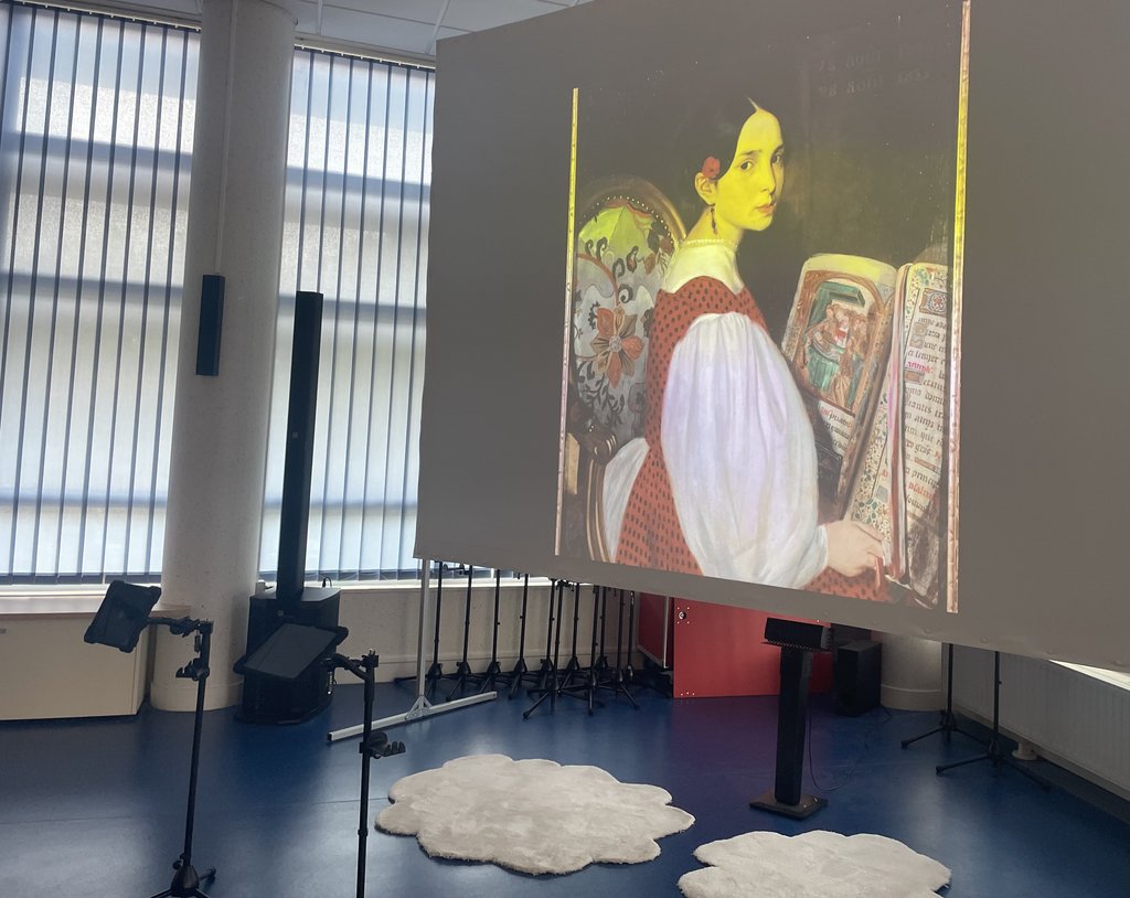 LES ENFANTS DU CENTRE DE LOISIRS DE PARON DÉCOUVRENT LE MUSÉE NUMÉRIQUE MICRO-FOLIE